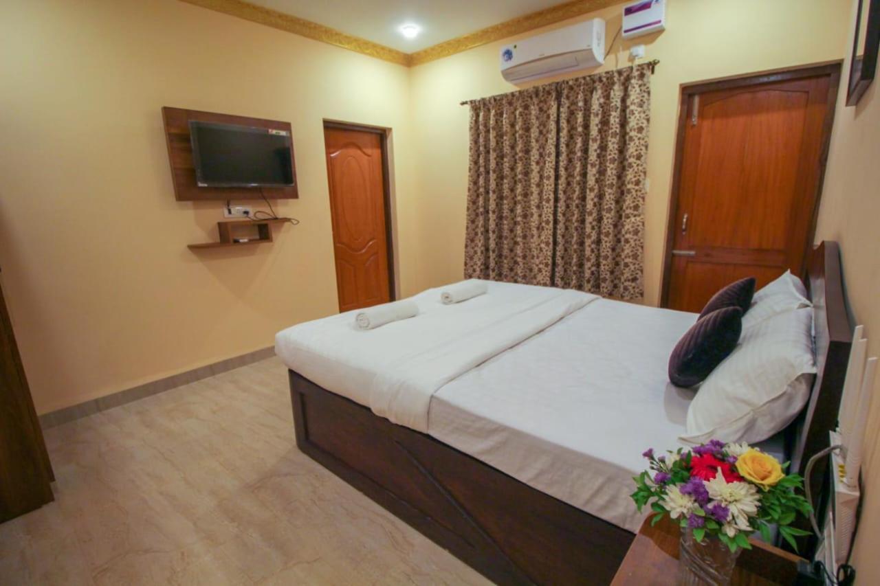 Ena Holiday Inn Calangute Εξωτερικό φωτογραφία