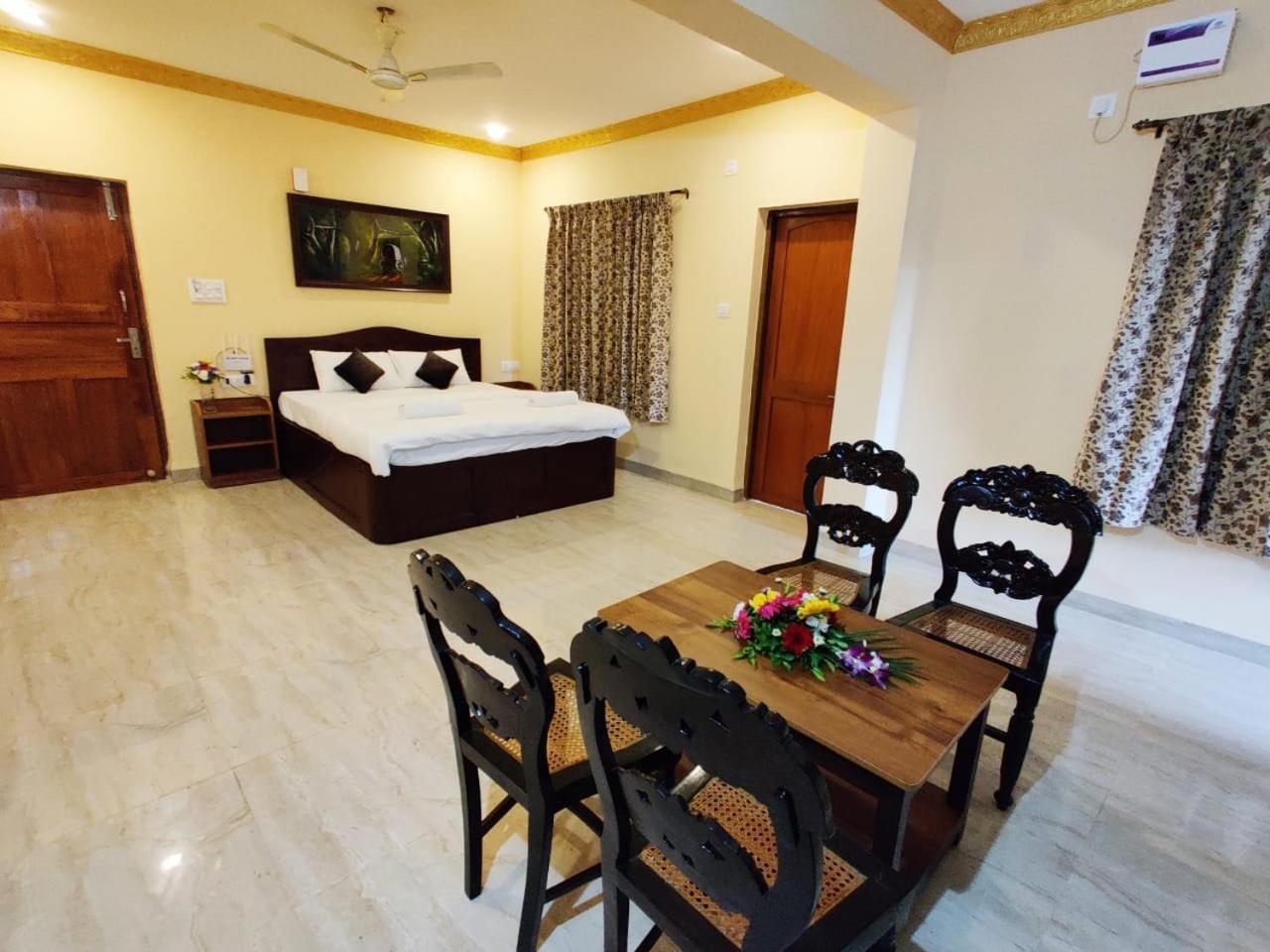Ena Holiday Inn Calangute Εξωτερικό φωτογραφία
