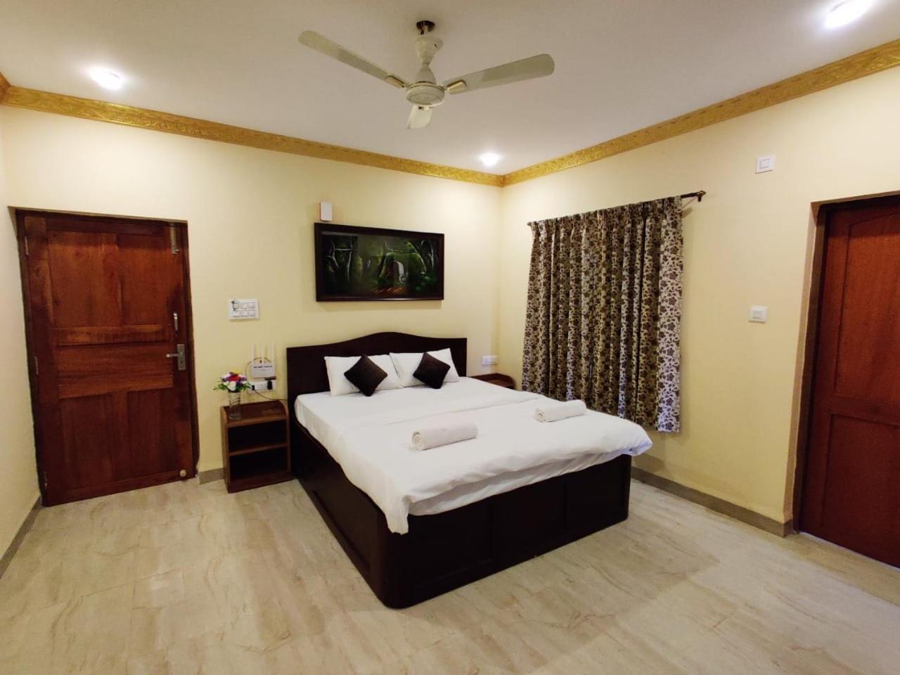 Ena Holiday Inn Calangute Εξωτερικό φωτογραφία
